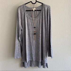 🌵3 for $25🌵Misia lightweight sweater w necklace